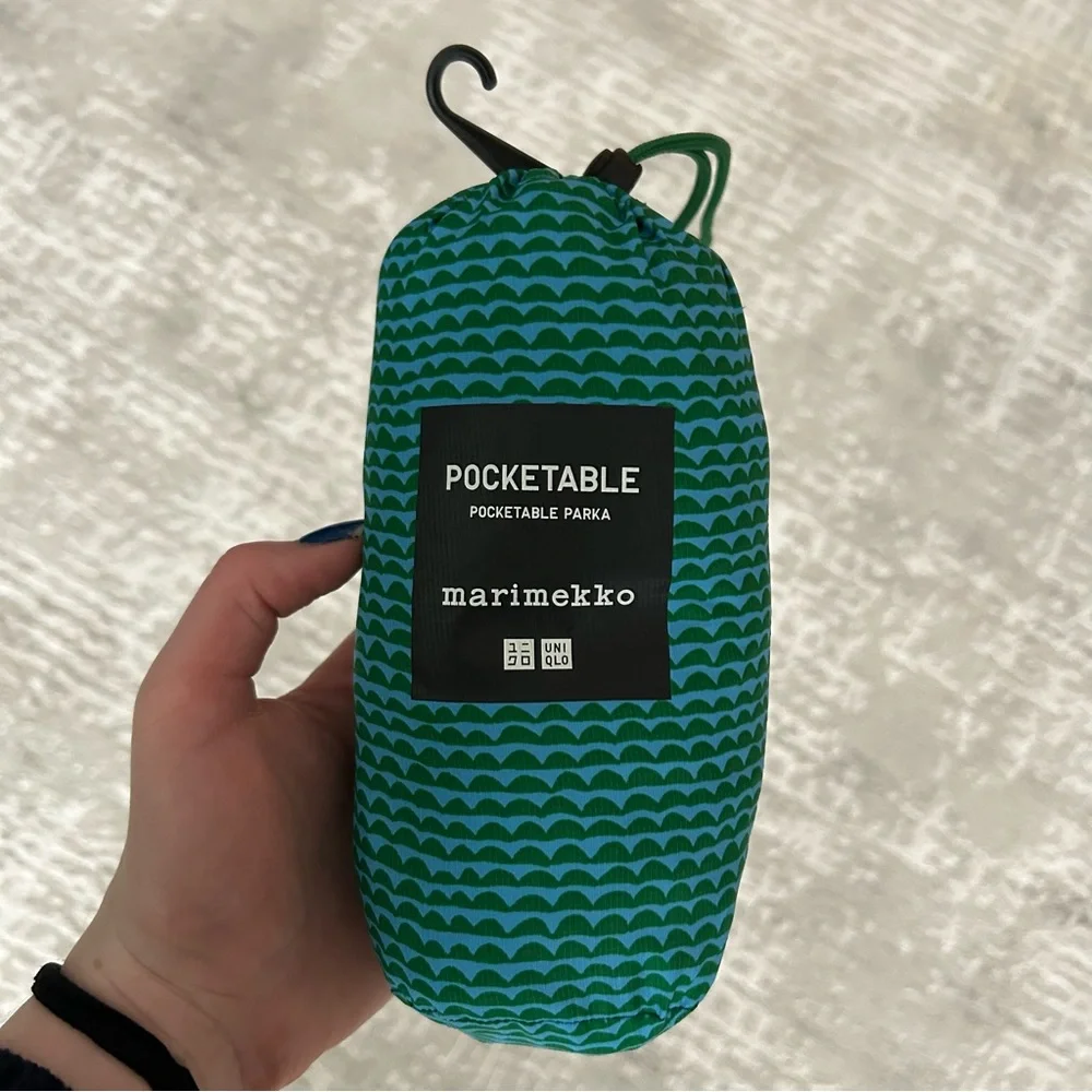 Marimekko Uniqlo pocketable parka rain jacket - Picture 14 of 14